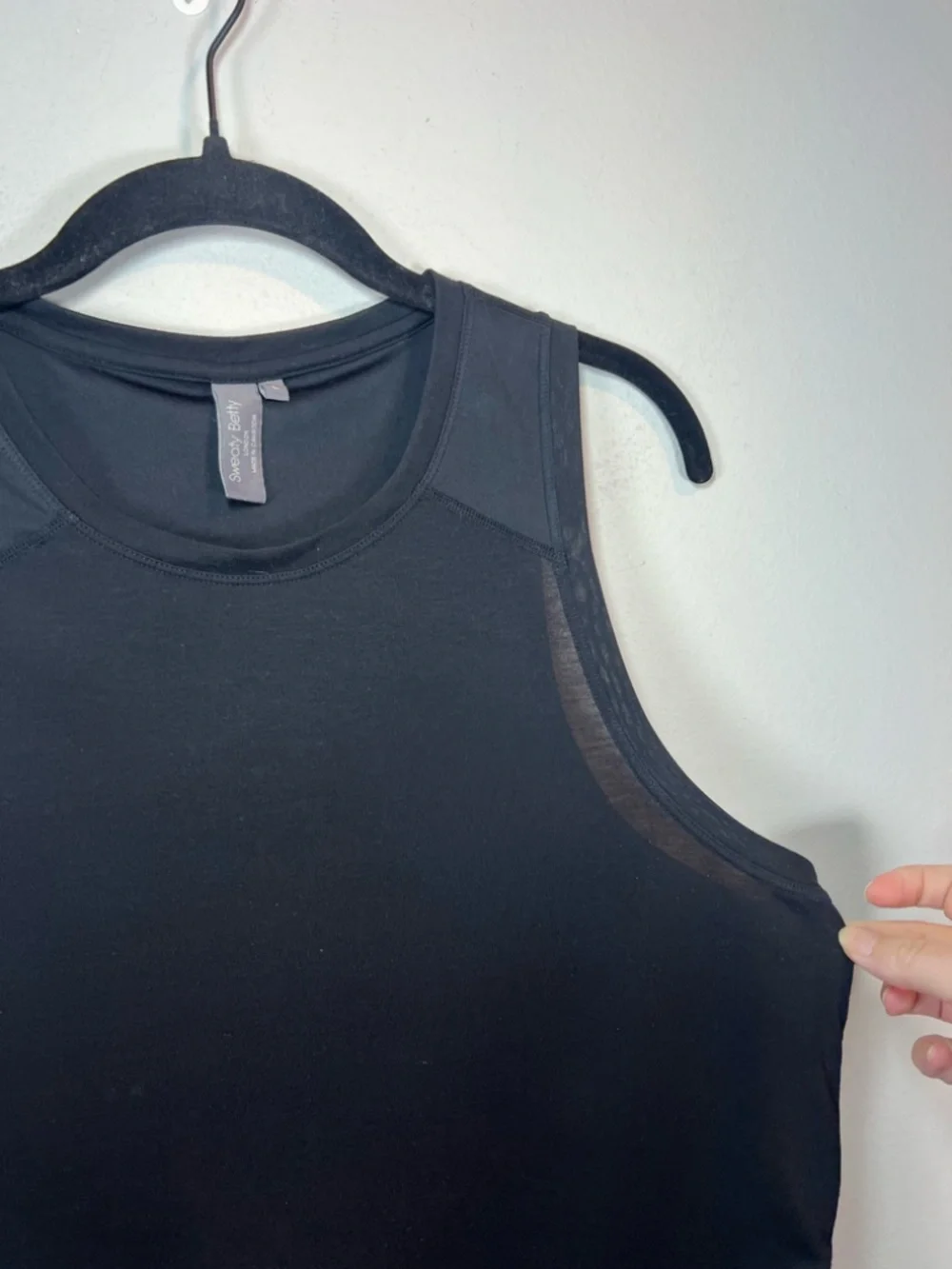 Sweaty Betty Lightweight Athletic Top Black Sleeveless Shirt Tank Workout  Large - Picture 5 of 11
